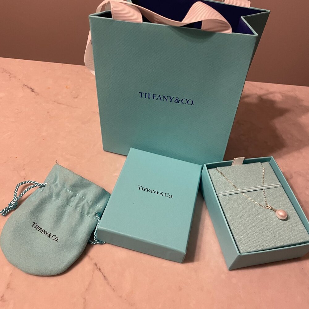 Tiffany Paloma Picasso Pearl Pendant Necklace
